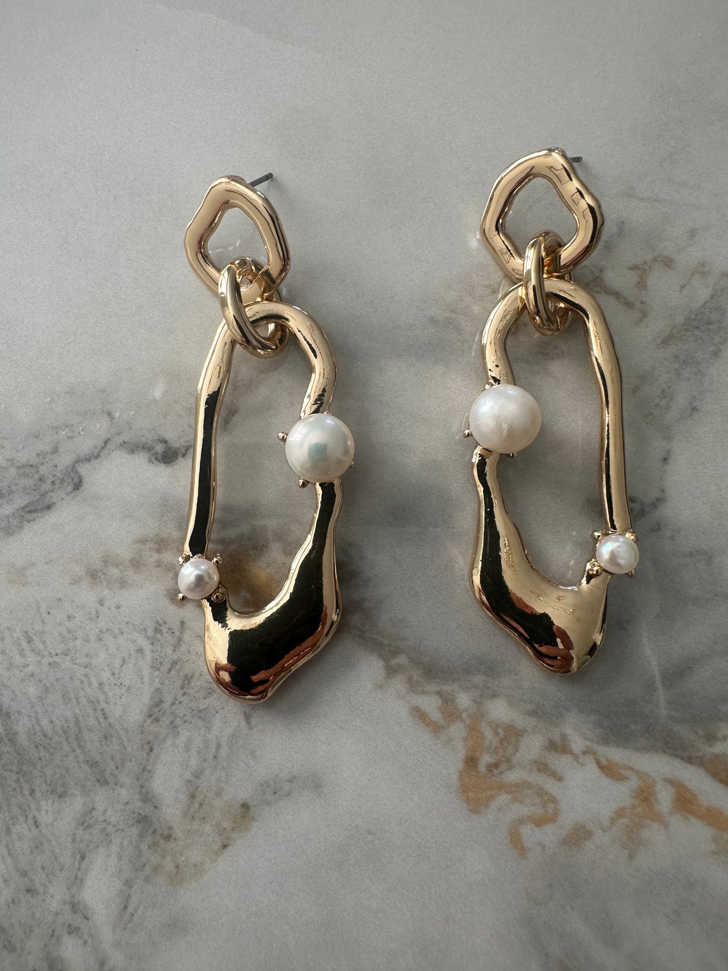 Pearl Muse Earrings