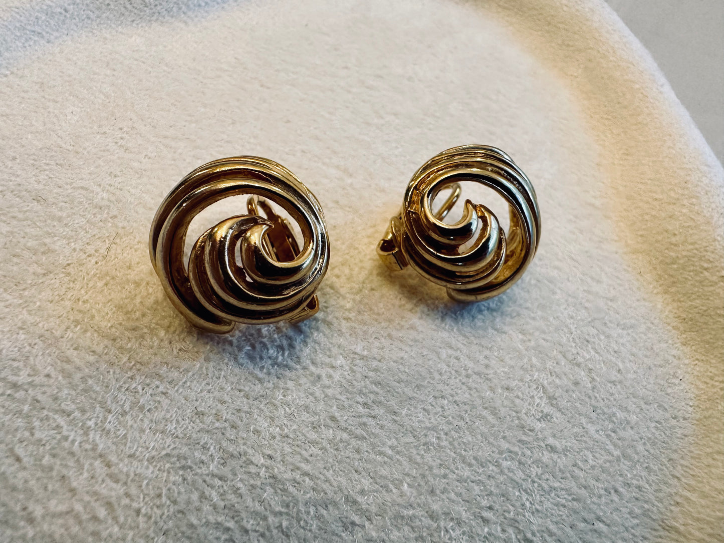 Nouveau Mini Studs