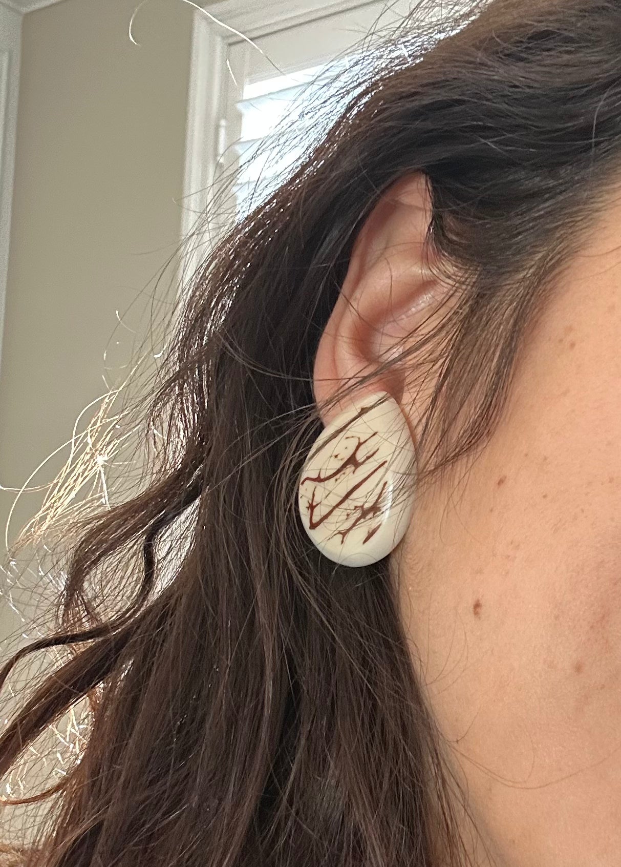 Earth Petal Earrings - Bege