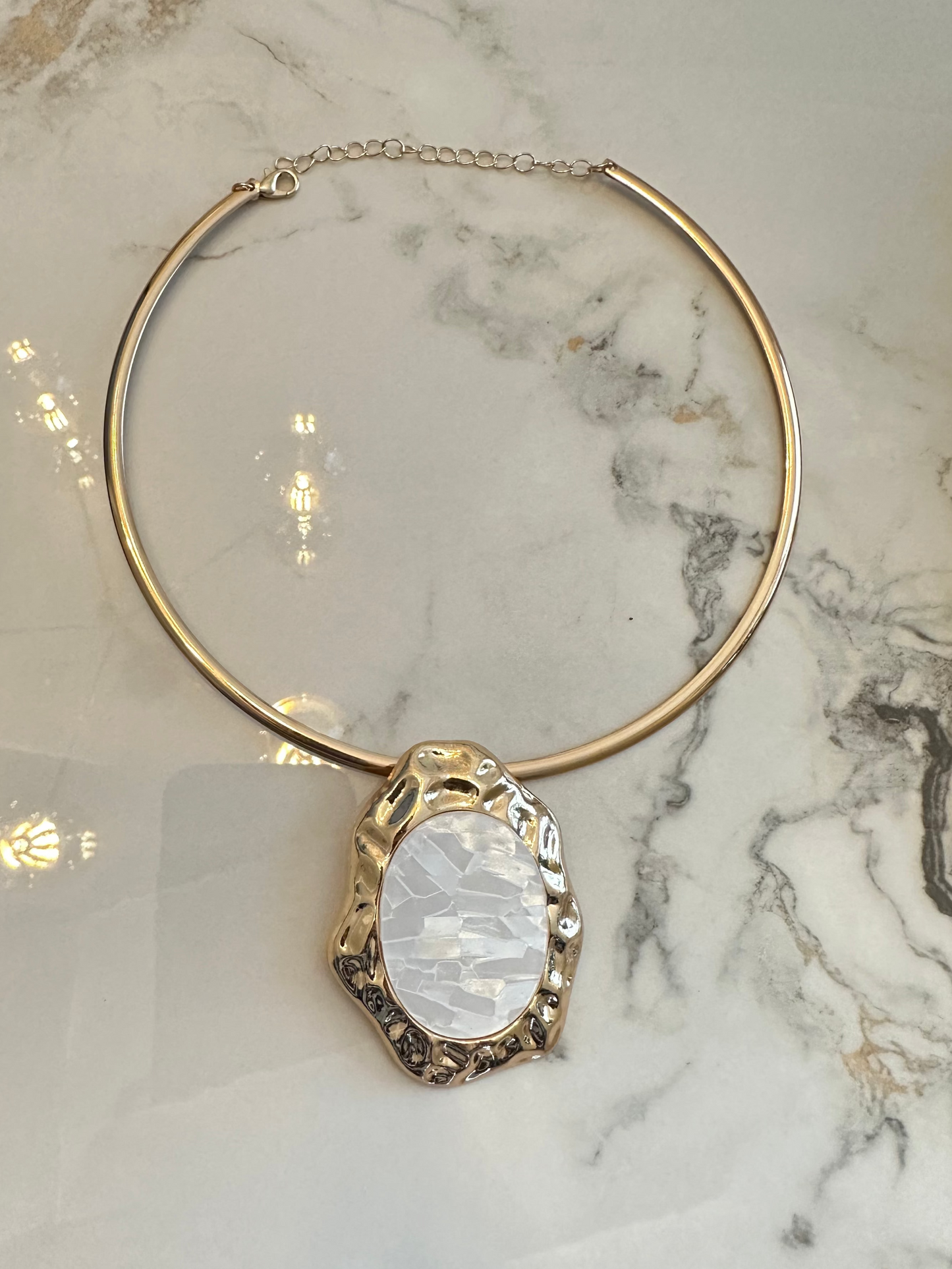 Aurora Mother od Pearl Necklace