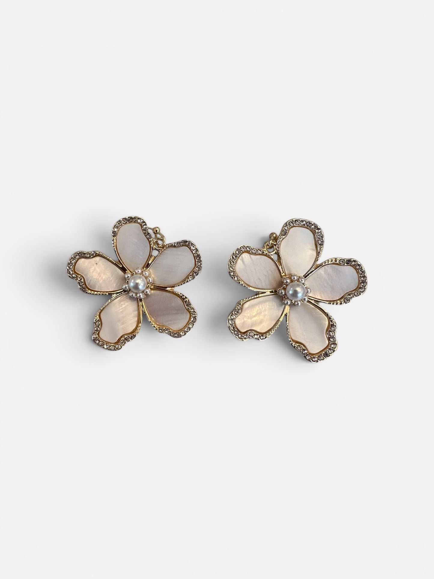 Ivory Flower Drop