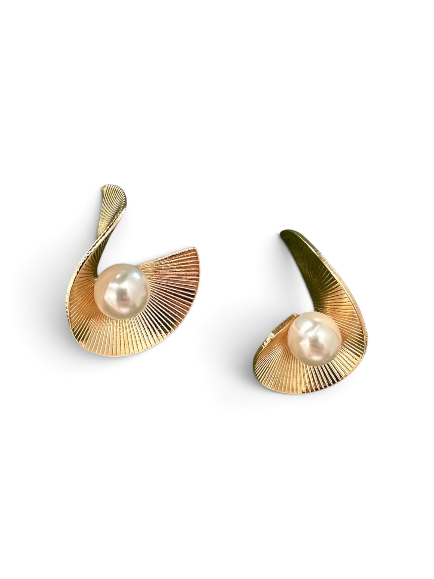 Pearl Reveal Earrings
