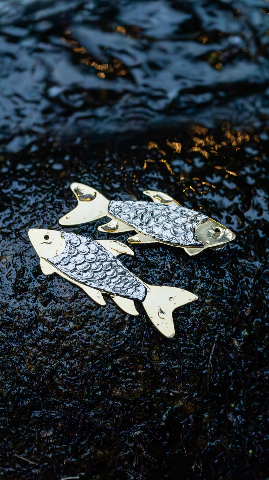 Jaraqui Fish Earring in Gold and Silver